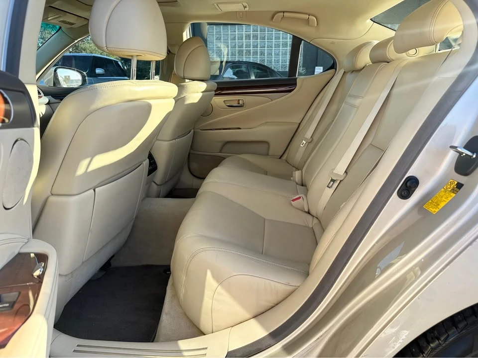 2013 Lexus LS 4th Gen - Image 15 of 16