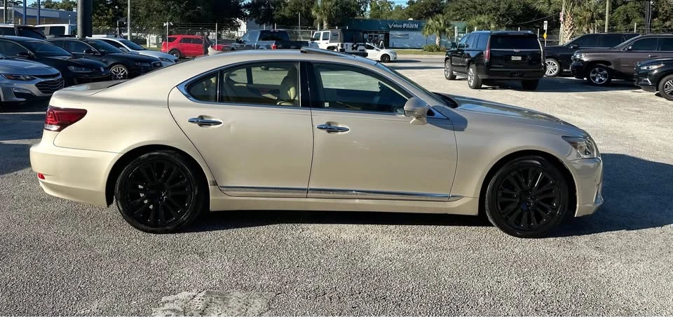2013 Lexus LS 4th Gen - Image 8 of 16