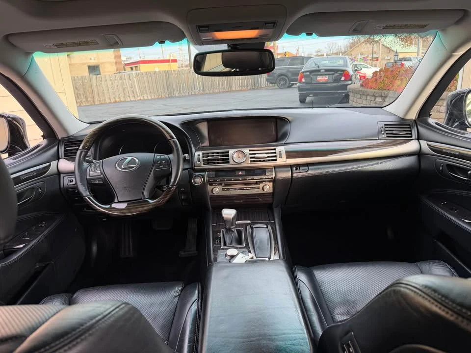 2013 Lexus LS 4th Gen - Image 4 of 19