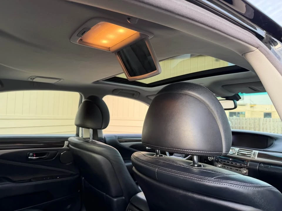 2013 Lexus LS 4th Gen - Image 5 of 19