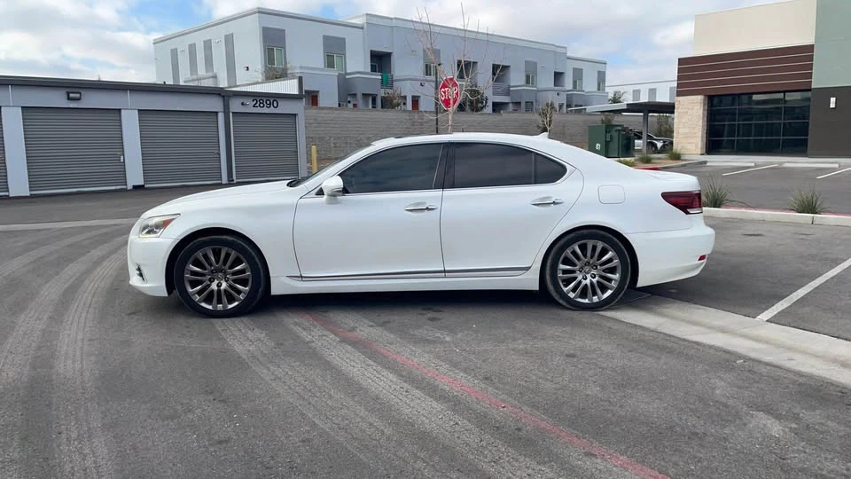 2013 Lexus LS 4th Gen - Image 3 of 5