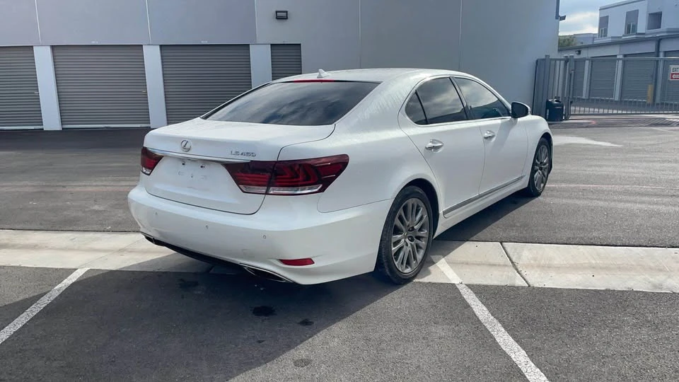 2013 Lexus LS 4th Gen - Image 4 of 5