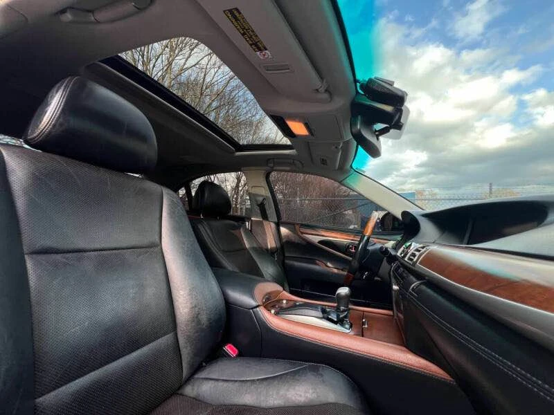 2013 Lexus LS 4th Gen - Image 4 of 16