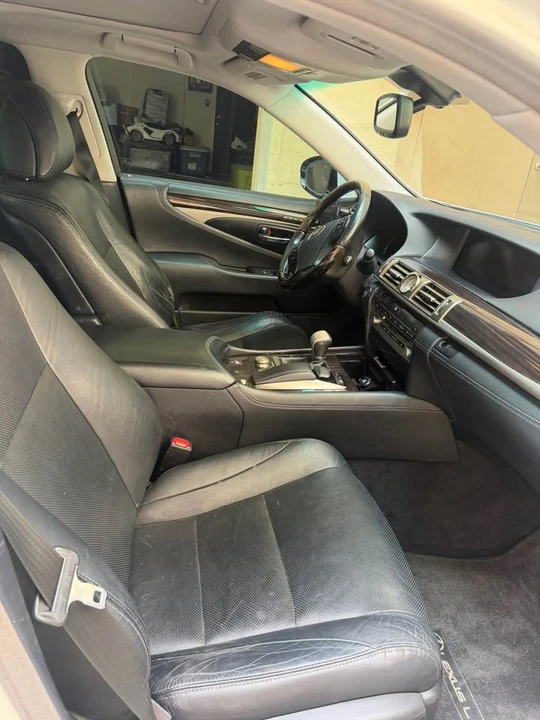 2013 Lexus LS 4th Gen - Image 12 of 16