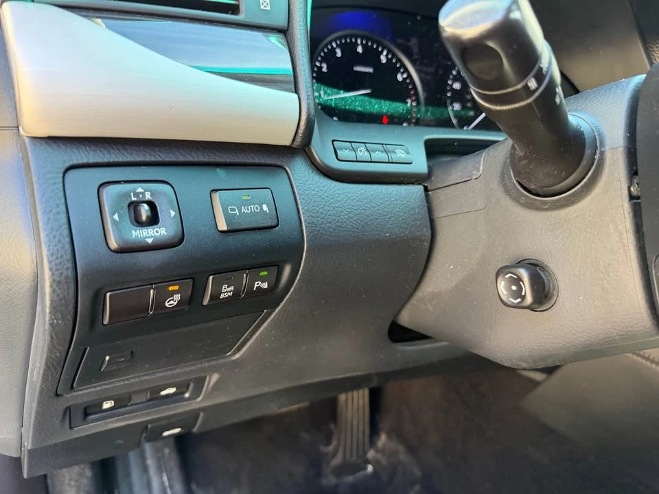 2013 Lexus LS 4th Gen - Image 14 of 19