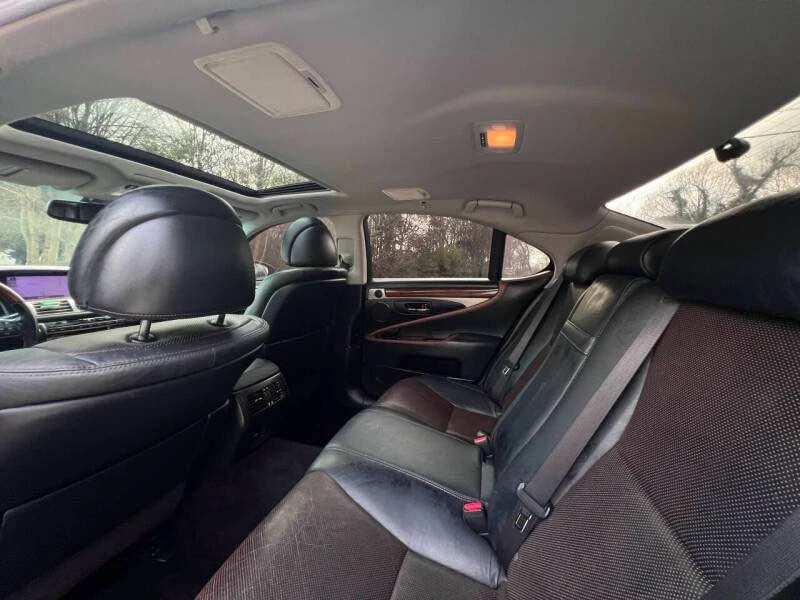 2013 Lexus LS 4th Gen - Image 5 of 16
