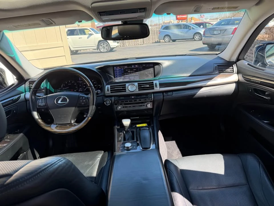 2013 Lexus LS 4th Gen - Image 7 of 19