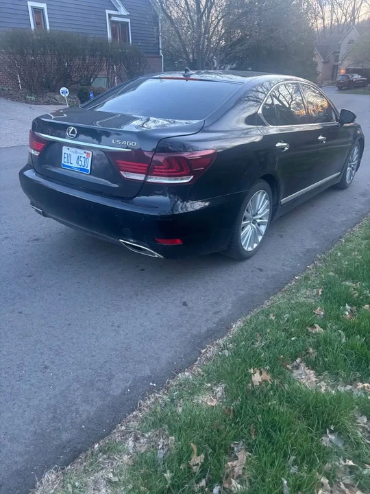 2013 Lexus LS 4th Gen - Image 3 of 8