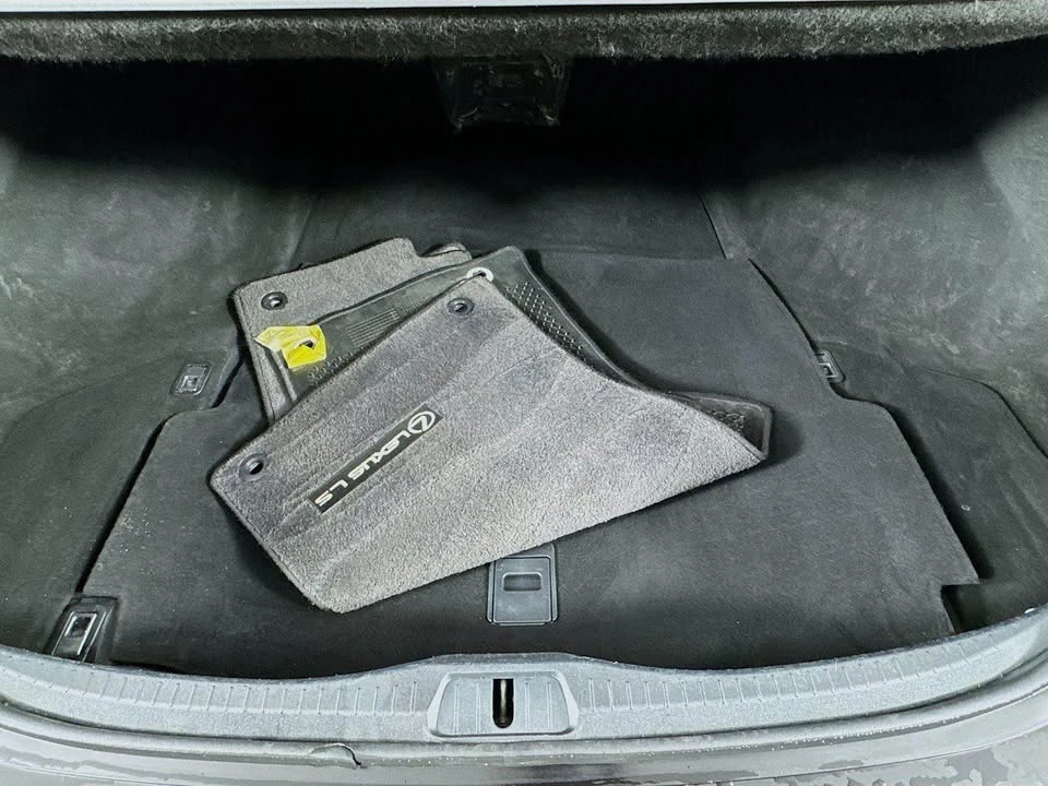 2013 Lexus LS 4th Gen - Image 10 of 19