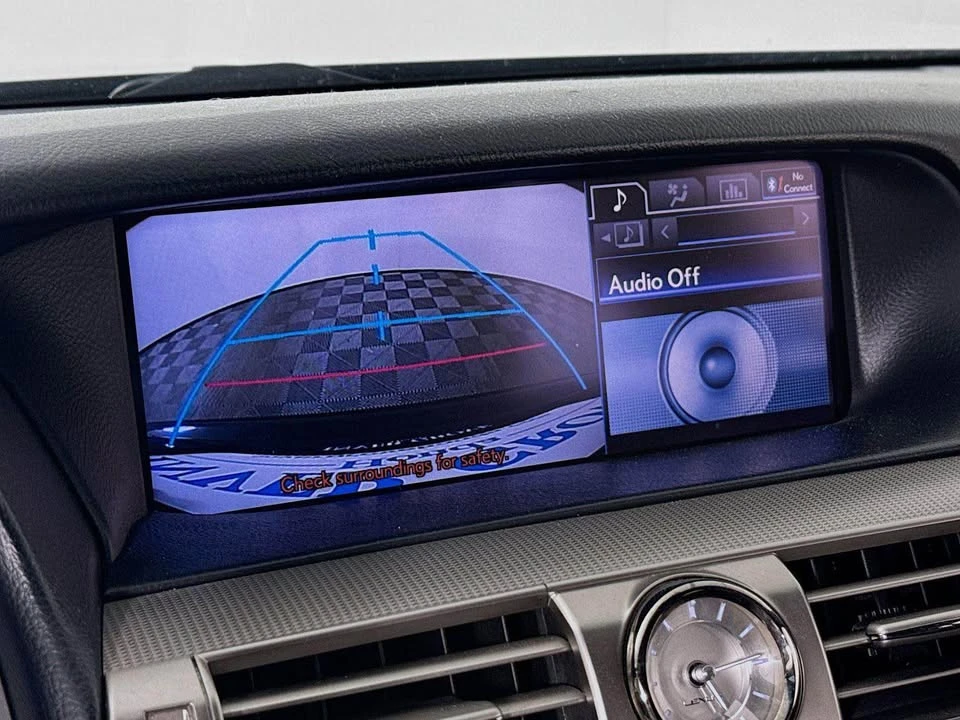 2013 Lexus LS 4th Gen - Image 18 of 19