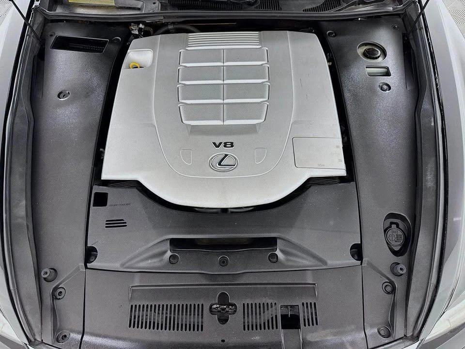 2013 Lexus LS 4th Gen - Image 5 of 19