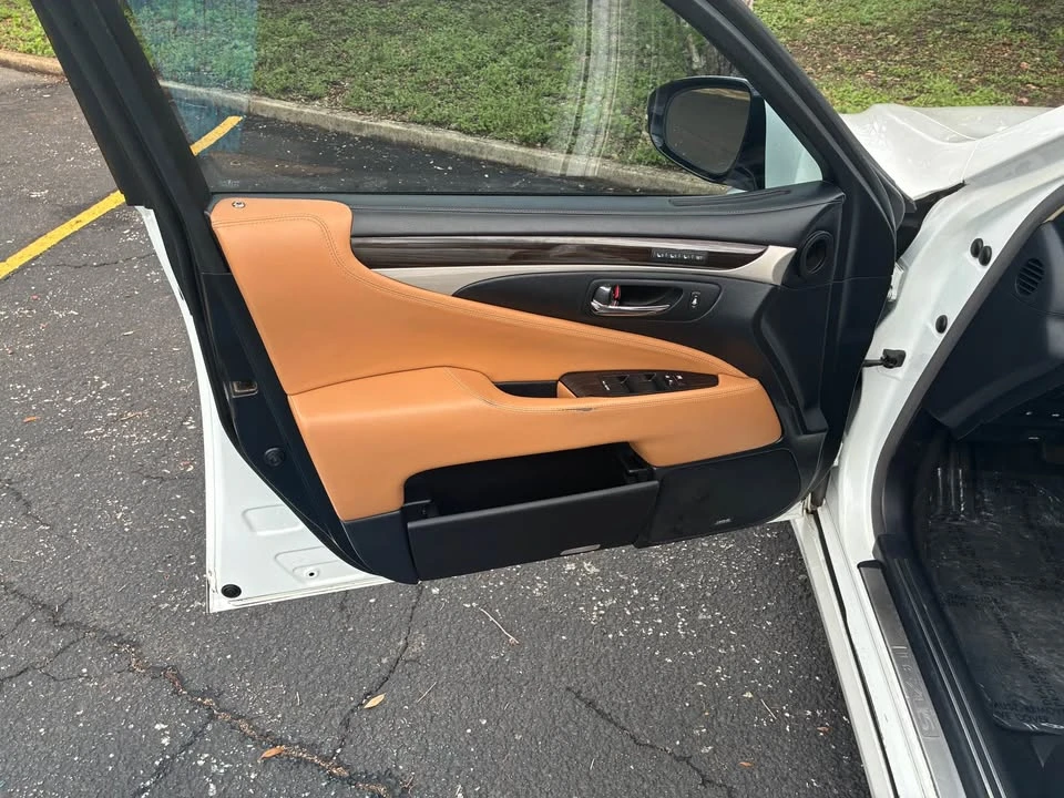 2013 Lexus LS 4th Gen - Image 6 of 12