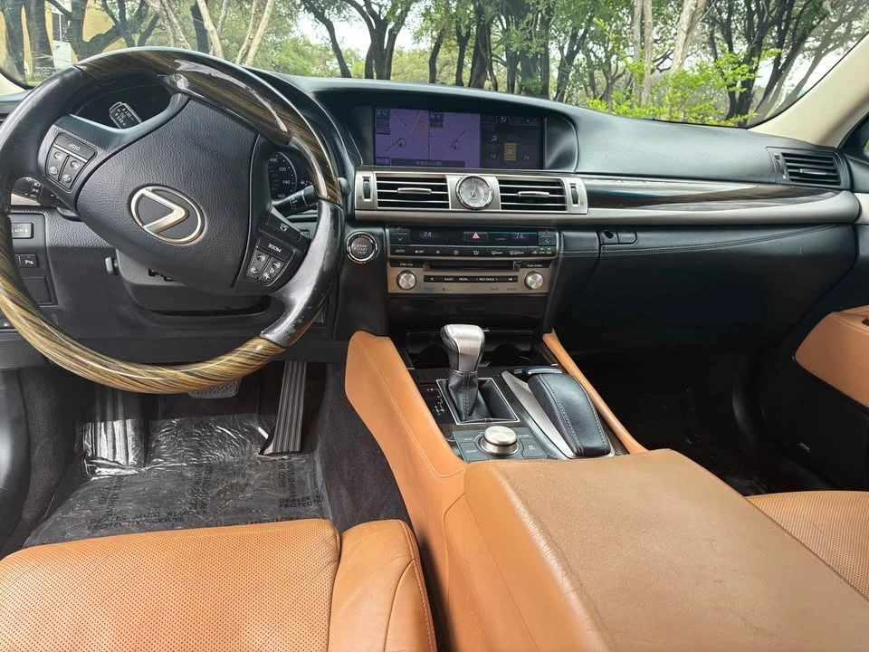 2013 Lexus LS 4th Gen - Image 11 of 12