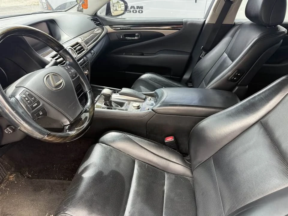 2013 Lexus LS 4th Gen - Image 3 of 3