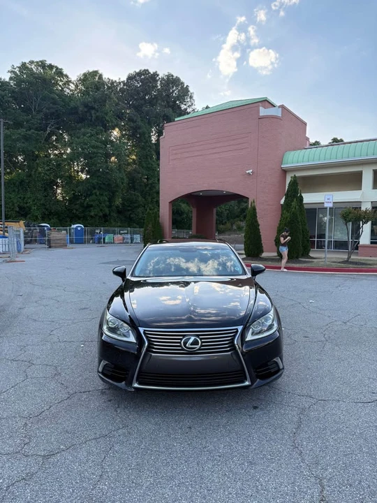 2013 Lexus LS 4th Gen - Image 2 of 10