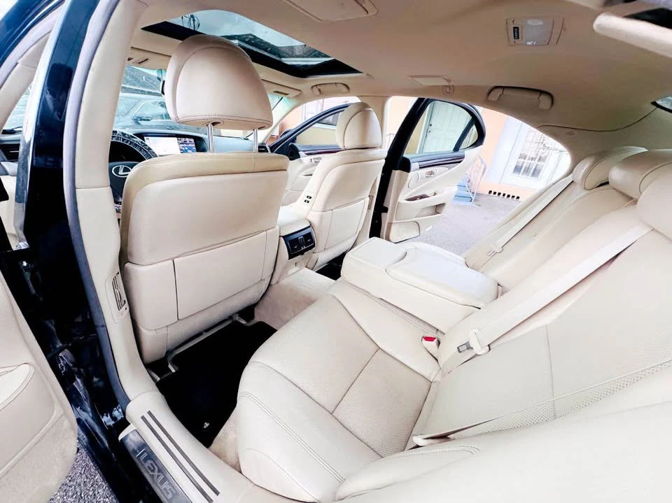 2013 Lexus LS 4th Gen - Image 17 of 20