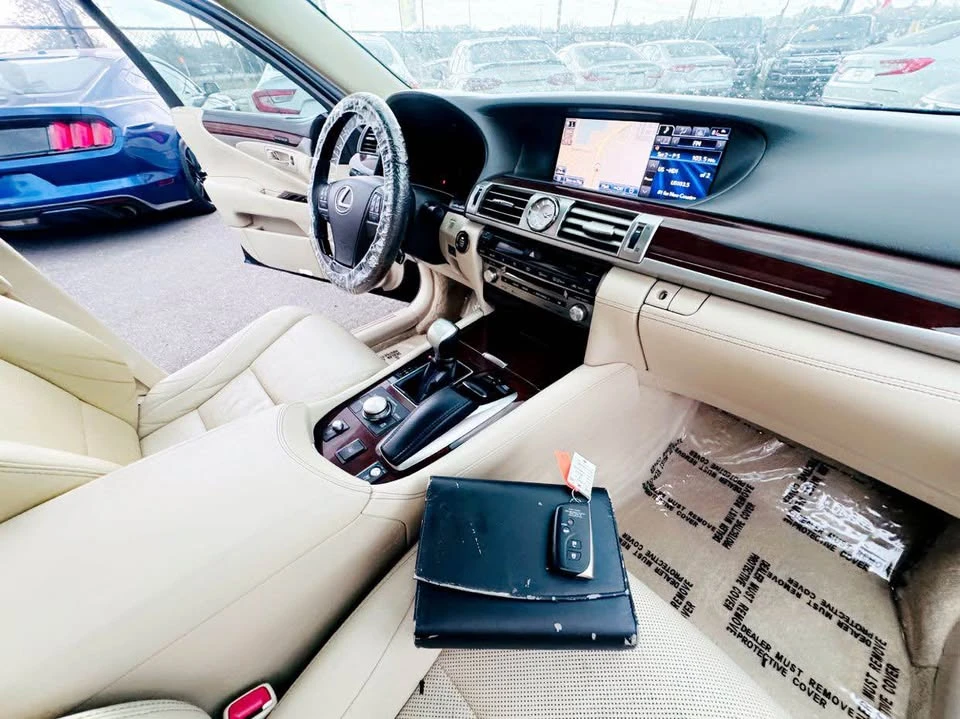 2013 Lexus LS 4th Gen - Image 14 of 20