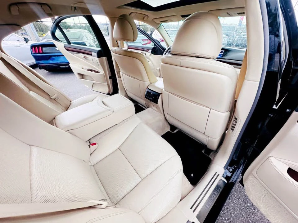 2013 Lexus LS 4th Gen - Image 18 of 20