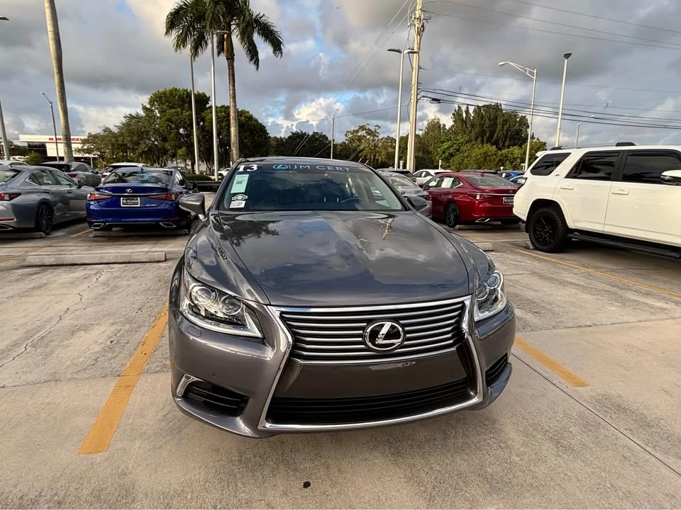 2013 Lexus LS 4th Gen - Image 2 of 5