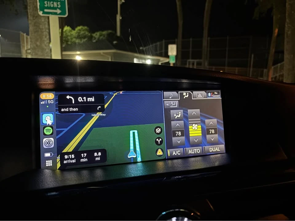 2013 Lexus LS 4th Gen - Image 4 of 5