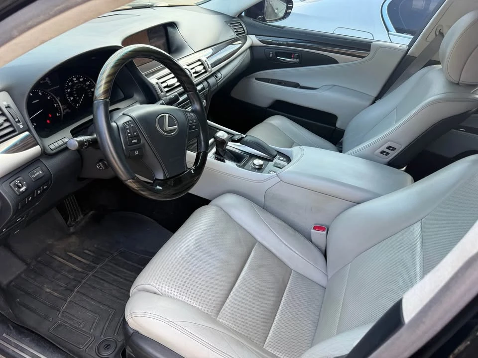 2013 Lexus LS 4th Gen - Image 9 of 9