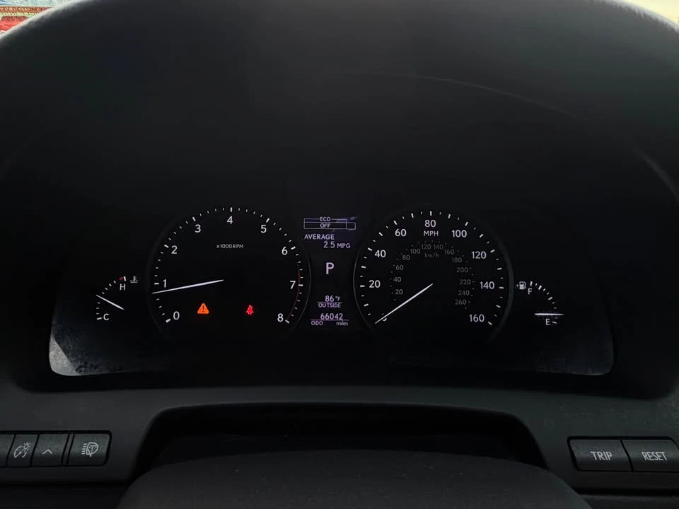 2013 Lexus LS 4th Gen - Image 8 of 9