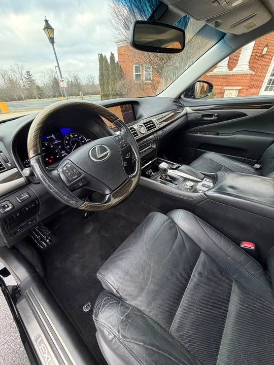 2013 Lexus LS 4th Gen - Image 8 of 18