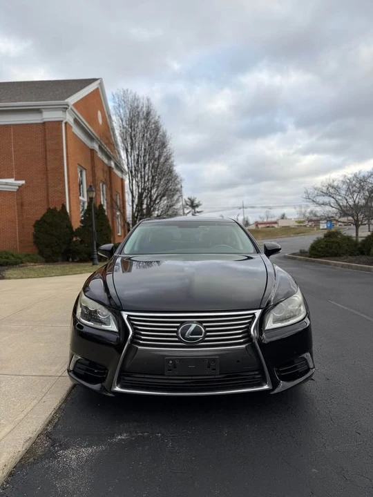 2013 Lexus LS 4th Gen - Image 7 of 18