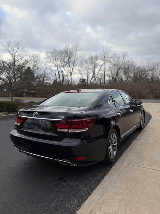 2013 Lexus LS 4th Gen - Image 5 of 18