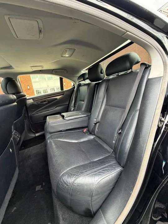 2013 Lexus LS 4th Gen - Image 15 of 18
