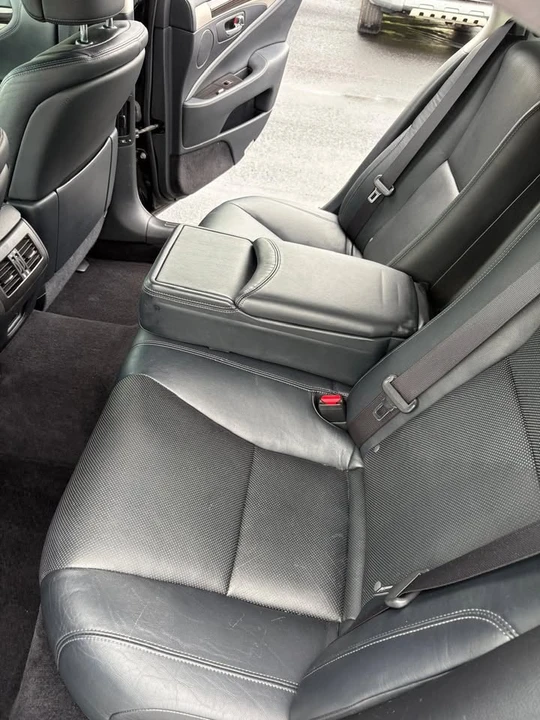 2013 Lexus LS 4th Gen - Image 18 of 20
