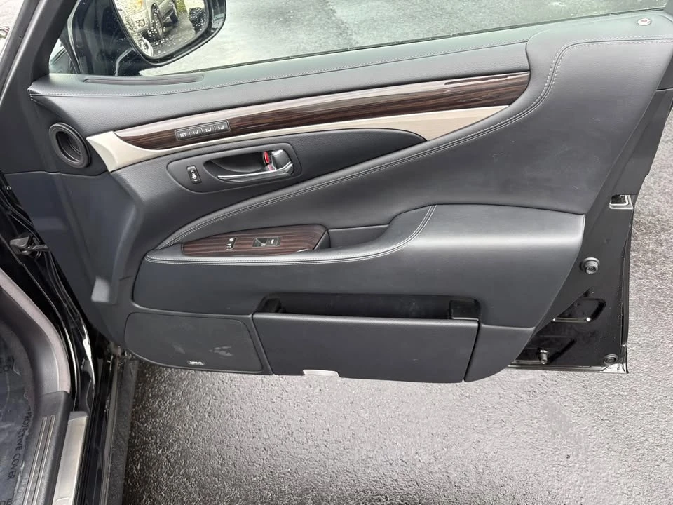 2013 Lexus LS 4th Gen - Image 17 of 20