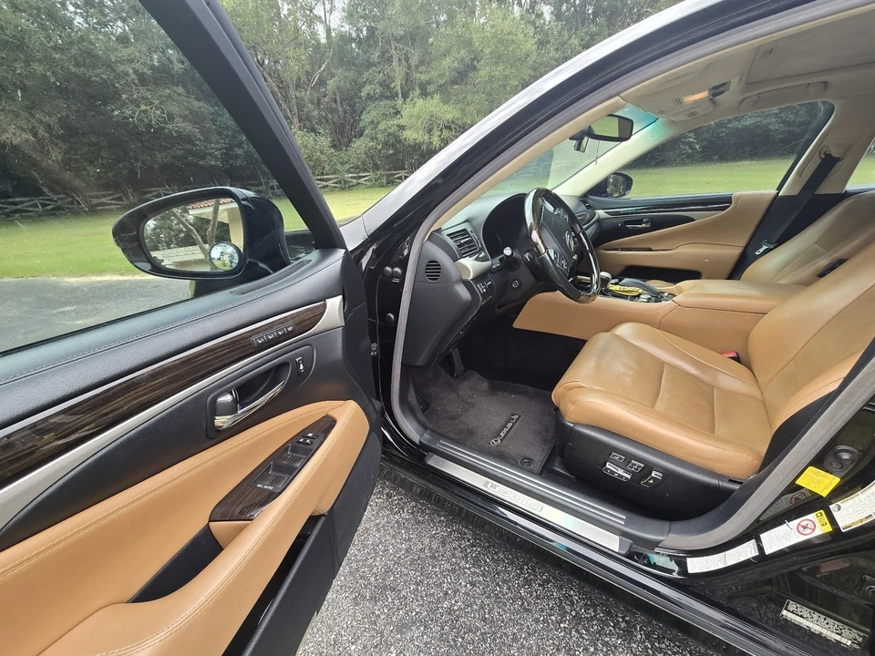 2013 Lexus LS 4th Gen - Image 6 of 11