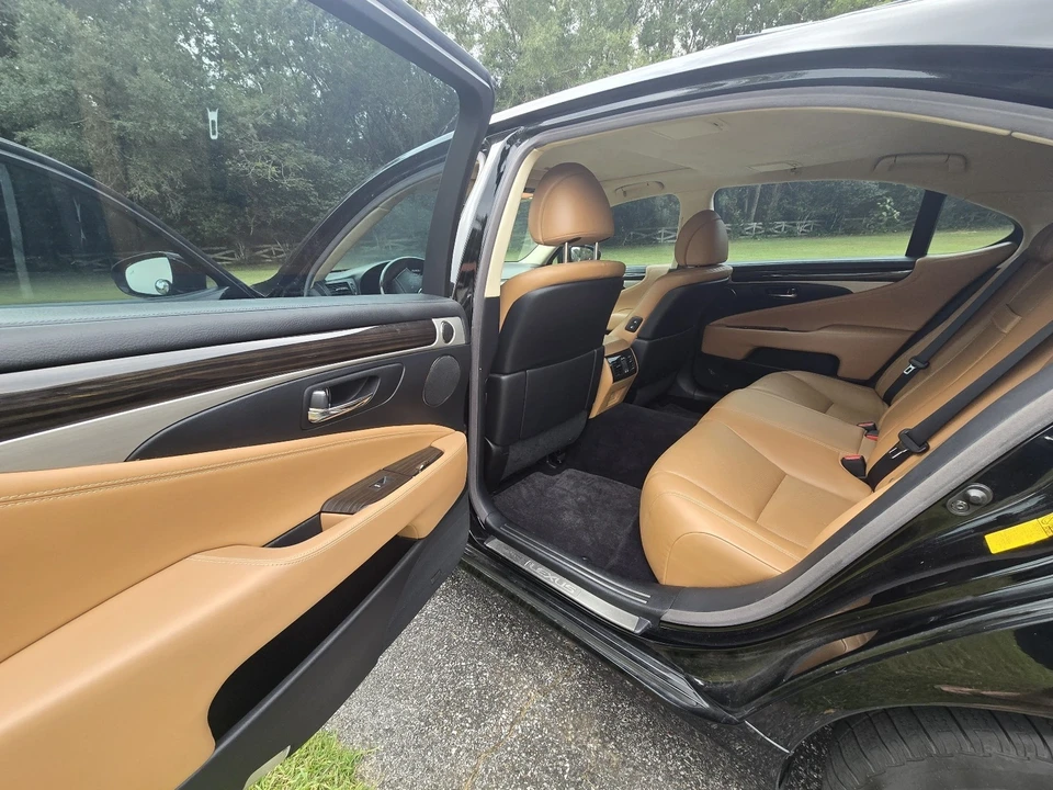 2013 Lexus LS 4th Gen - Image 7 of 11