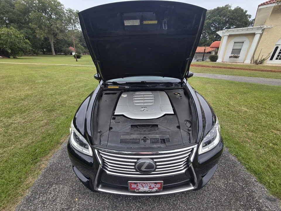 2013 Lexus LS 4th Gen - Image 10 of 11