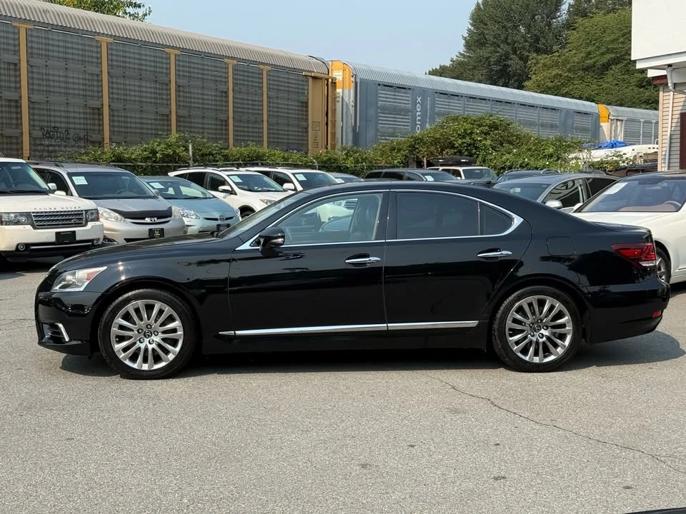 2013 Lexus LS 4th Gen - Image 7 of 18