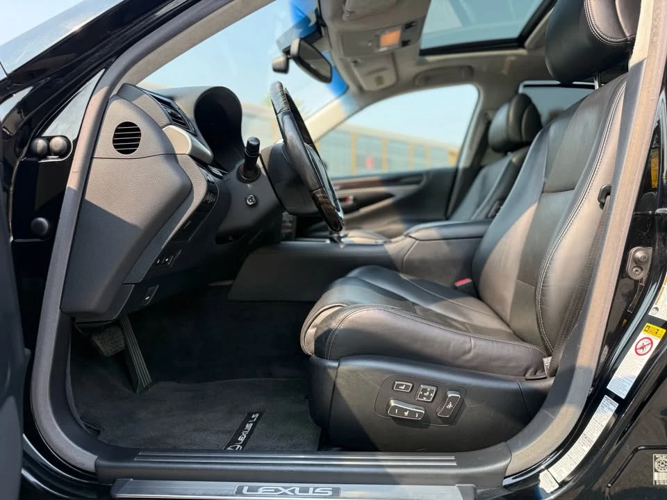 2013 Lexus LS 4th Gen - Image 15 of 18