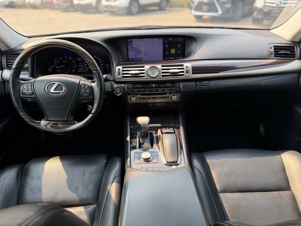 2013 Lexus LS 4th Gen - Image 13 of 18