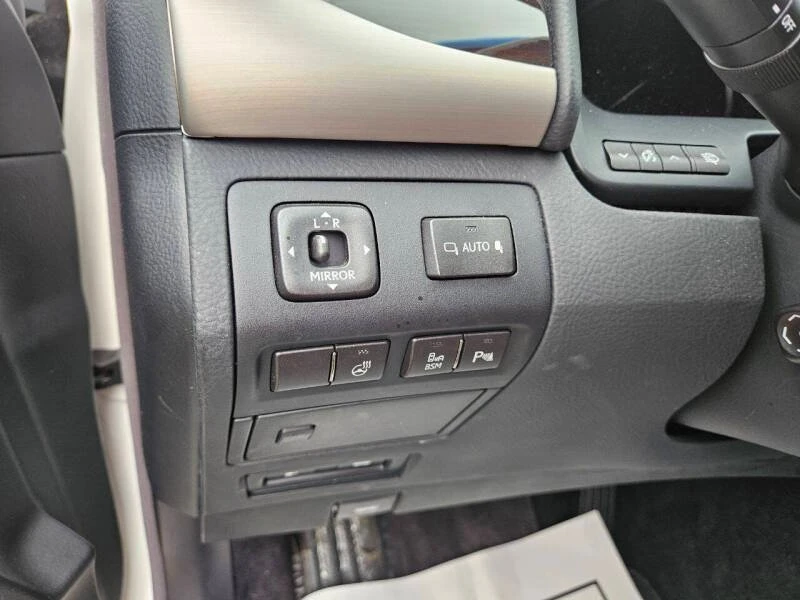 2013 Lexus LS 4th Gen - Image 16 of 20