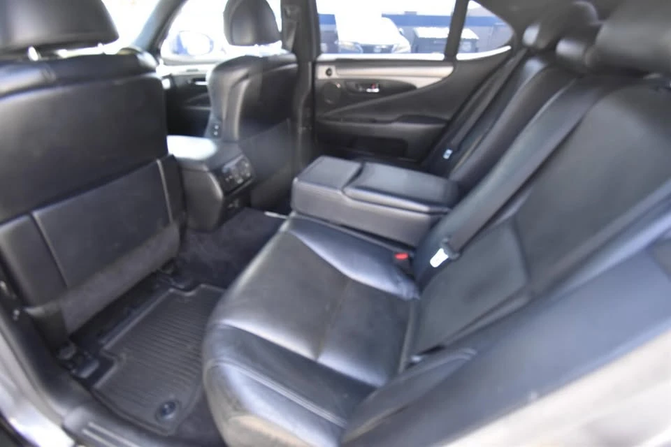 2013 Lexus LS 4th Gen - Image 11 of 20