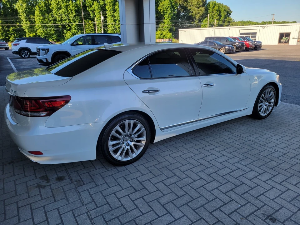 2013 Lexus LS 4th Gen - Image 5 of 15