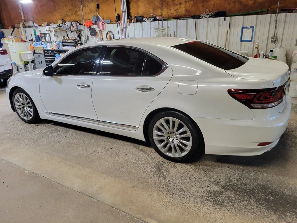 2013 Lexus LS 4th Gen - Image 3 of 15