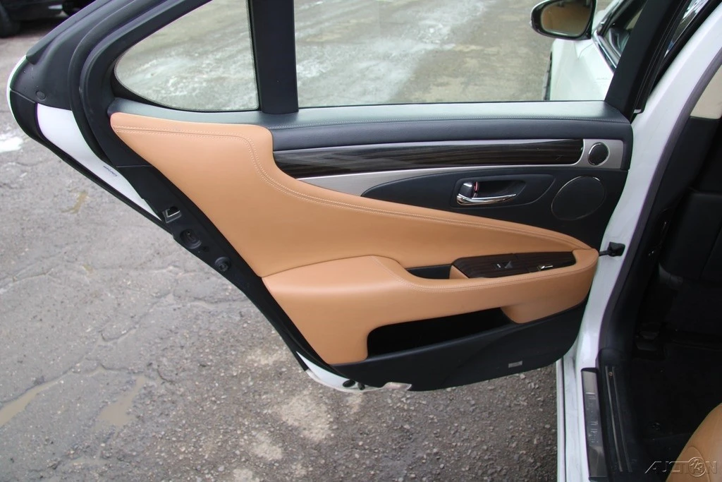 2013 Lexus LS 4th Gen - Image 21 of 21