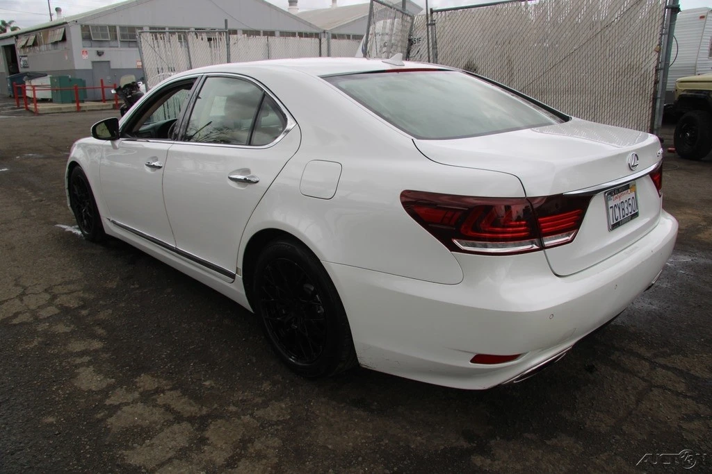 2013 Lexus LS 4th Gen - Image 5 of 21