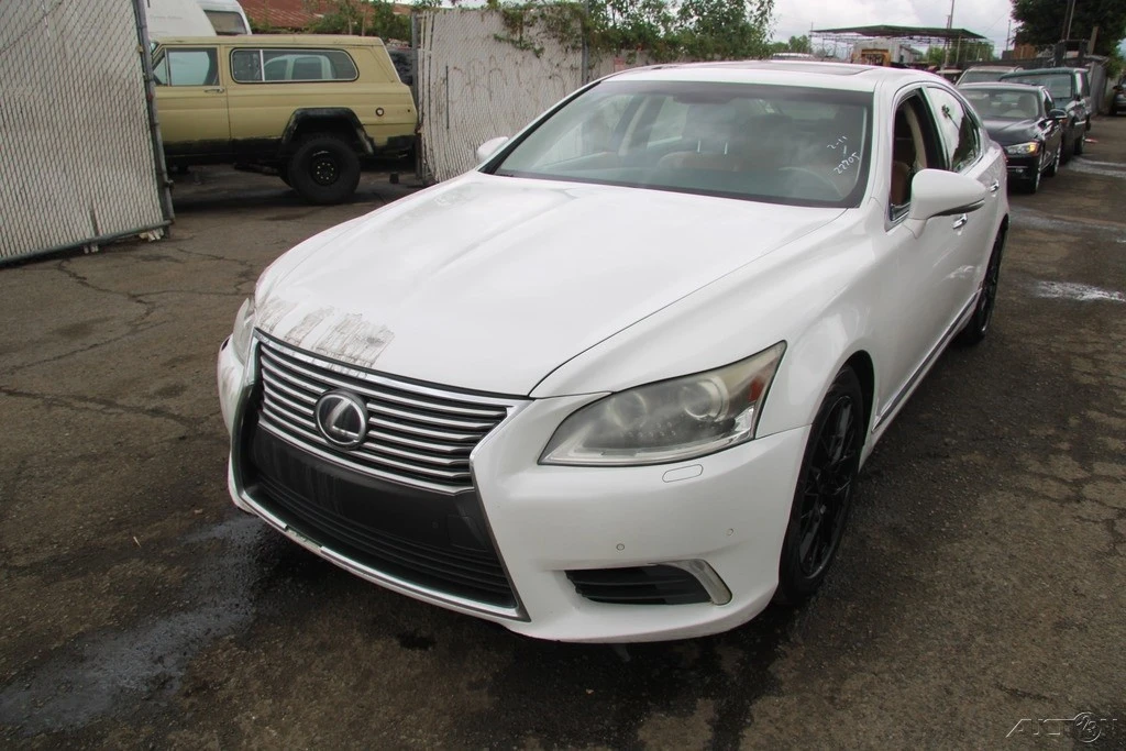 2013 Lexus LS 4th Gen - Image 2 of 21