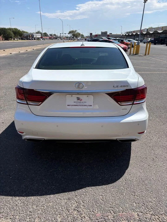 2013 Lexus LS 4th Gen - Image 5 of 17
