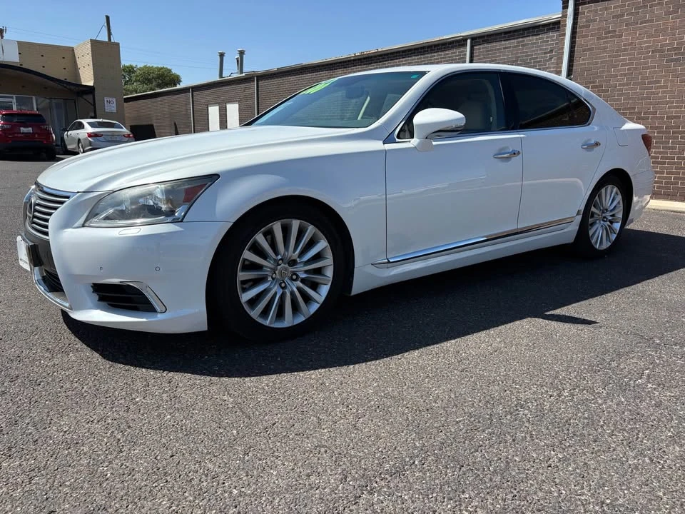 2013 Lexus LS 4th Gen - Image 8 of 17