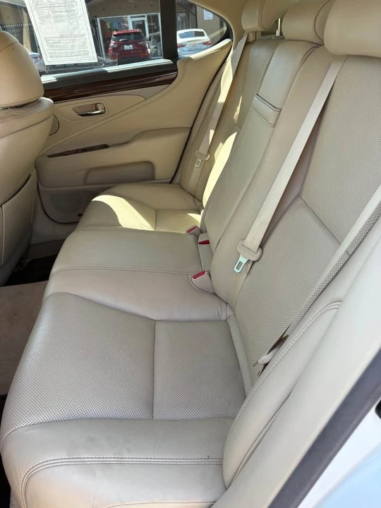 2013 Lexus LS 4th Gen - Image 12 of 17