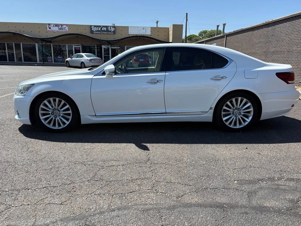 2013 Lexus LS 4th Gen - Image 7 of 17
