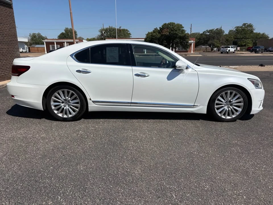 2013 Lexus LS 4th Gen - Image 3 of 17